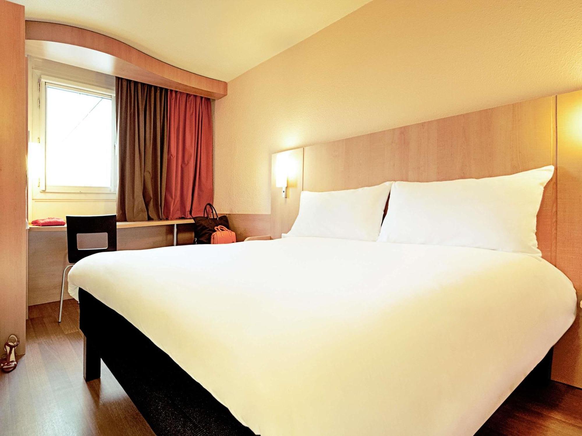 Ibis Swansea Hotel Exterior photo