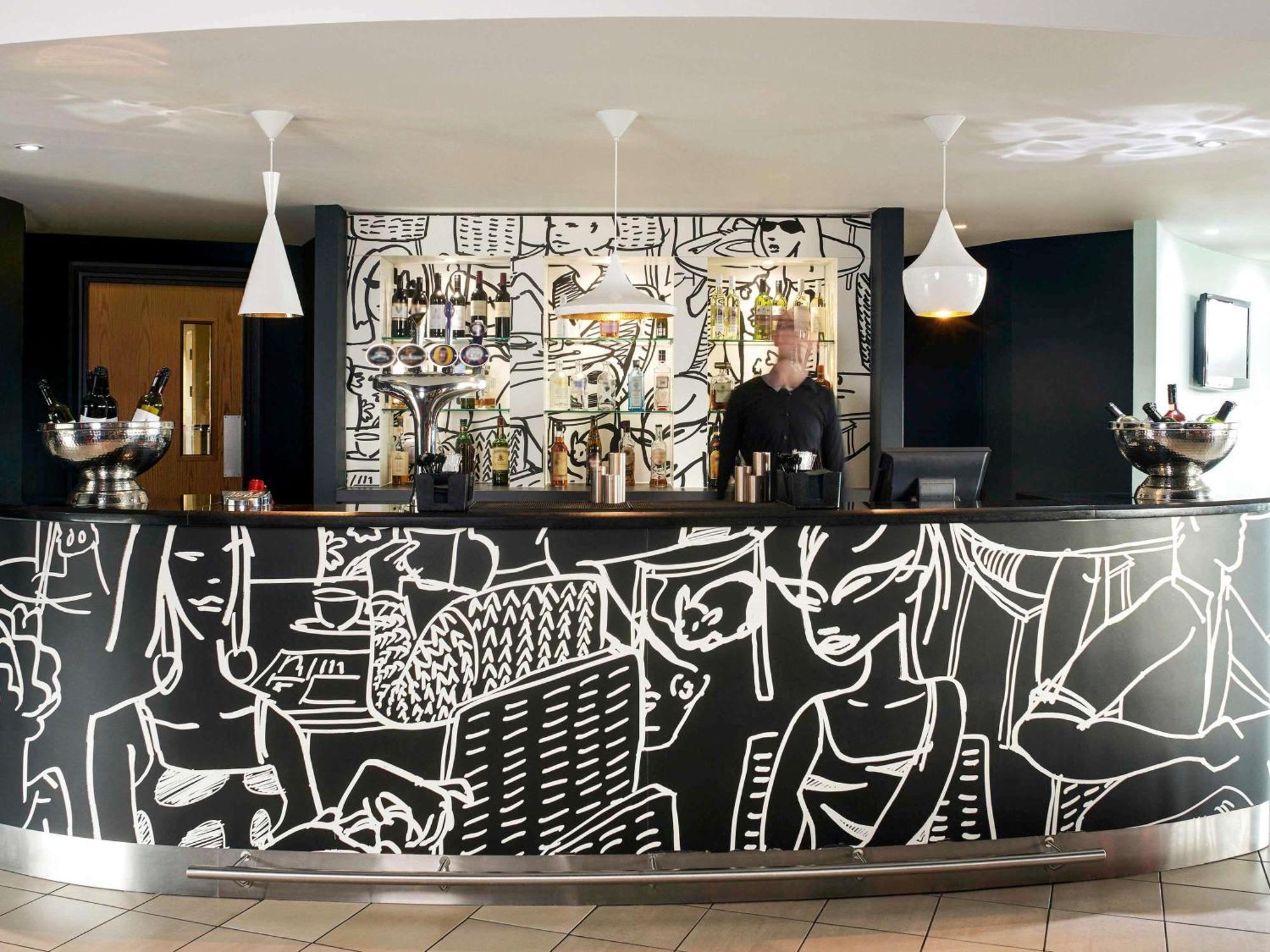 Ibis Swansea Hotel Exterior photo