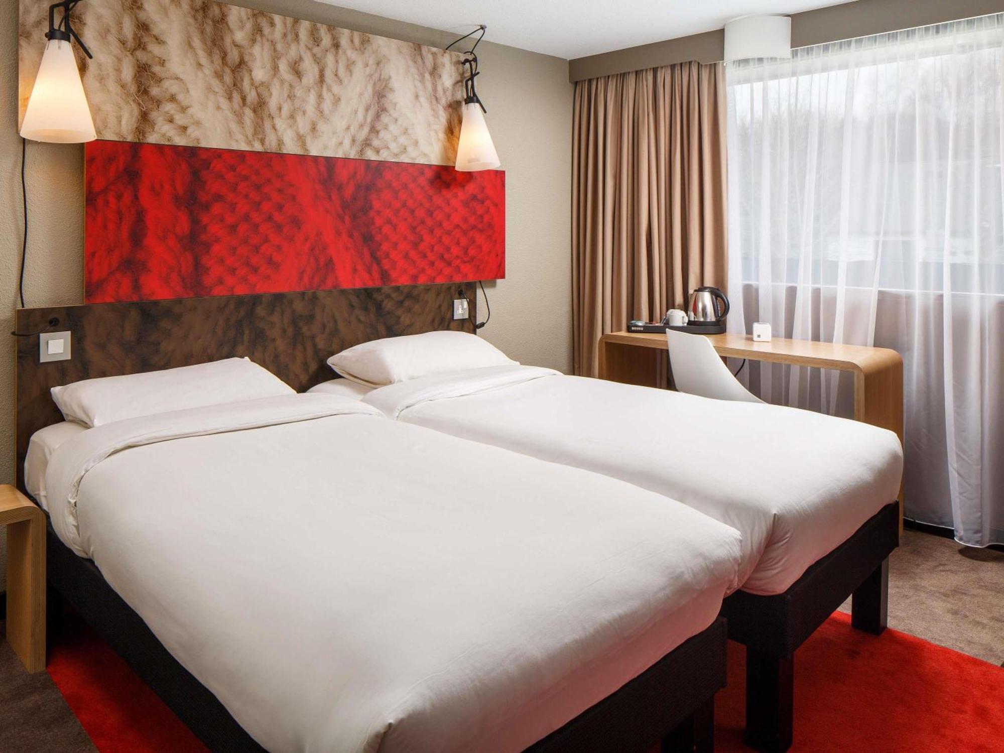 Ibis Swansea Hotel Exterior photo