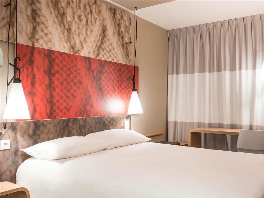 Ibis Swansea Hotel Room photo